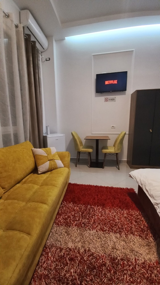 Isabel Rooms & Apartments