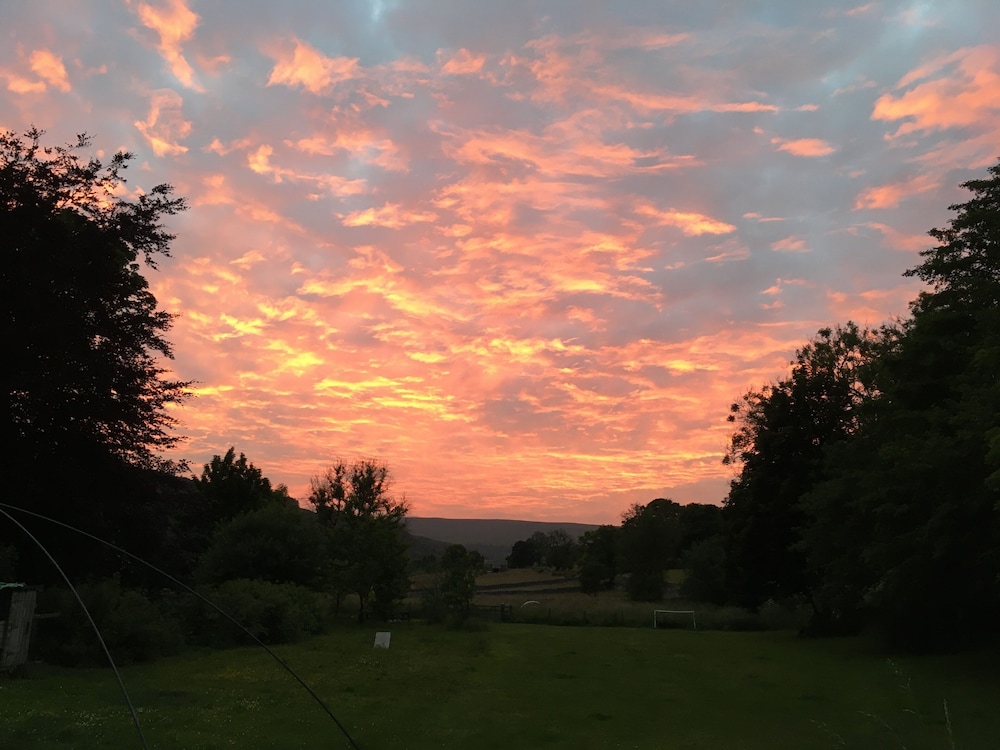 Sweetbriar Cottage B&B and Camping