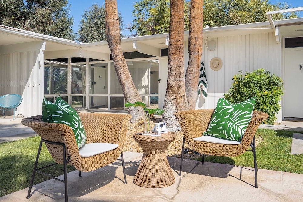 The Monkey Tree Hotel Buyout by Avantstay Entire Hotel Buyout! Funky Rooms w/ Modern Amenities!