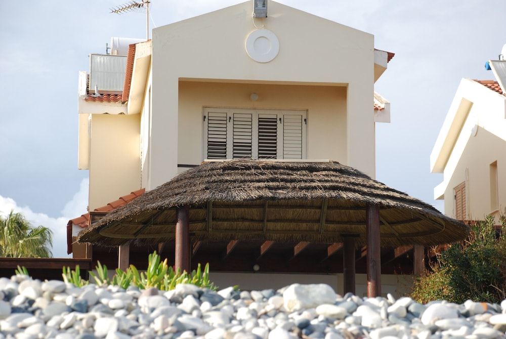 Meneou Beachfront Villa 5
