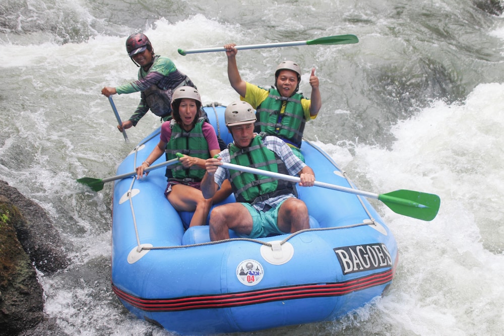 Puunee Wild River Resto & Villa's