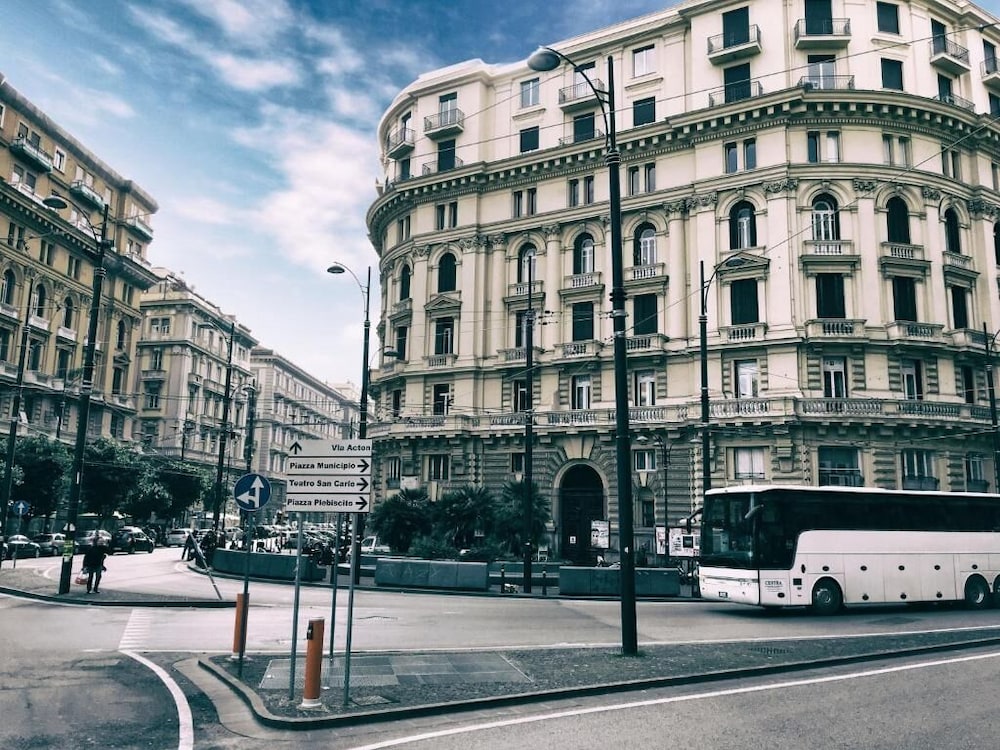 P.C. BOUTIQUE SEA VIEW NAPOLI CENTRO by ClaPa Group Dislocated Hospitality