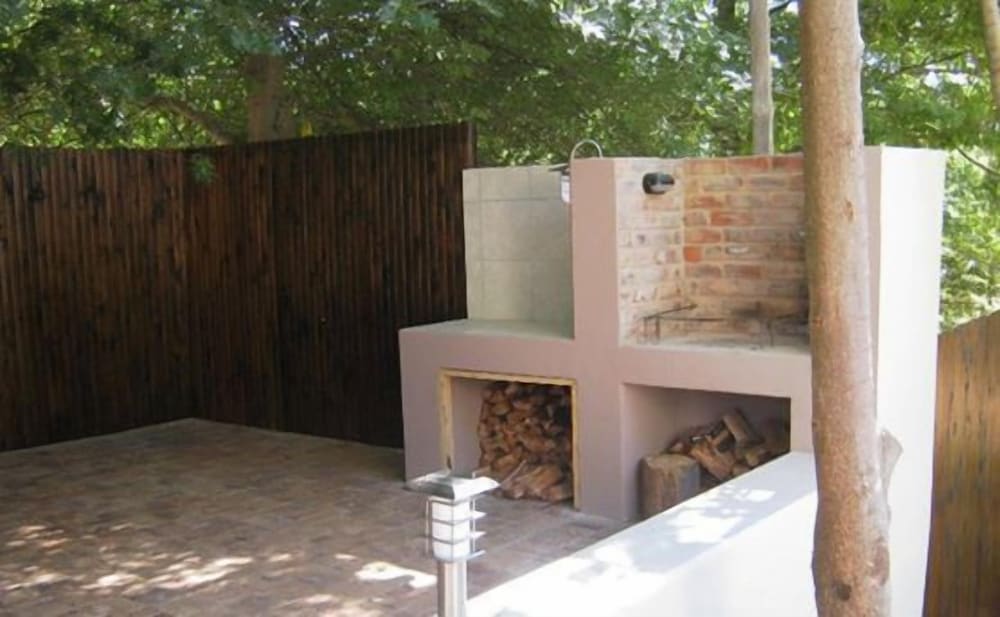 Le Pommier Wine Estate
