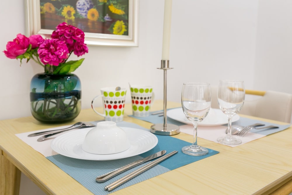 Jennifer House - Millenium Apartment