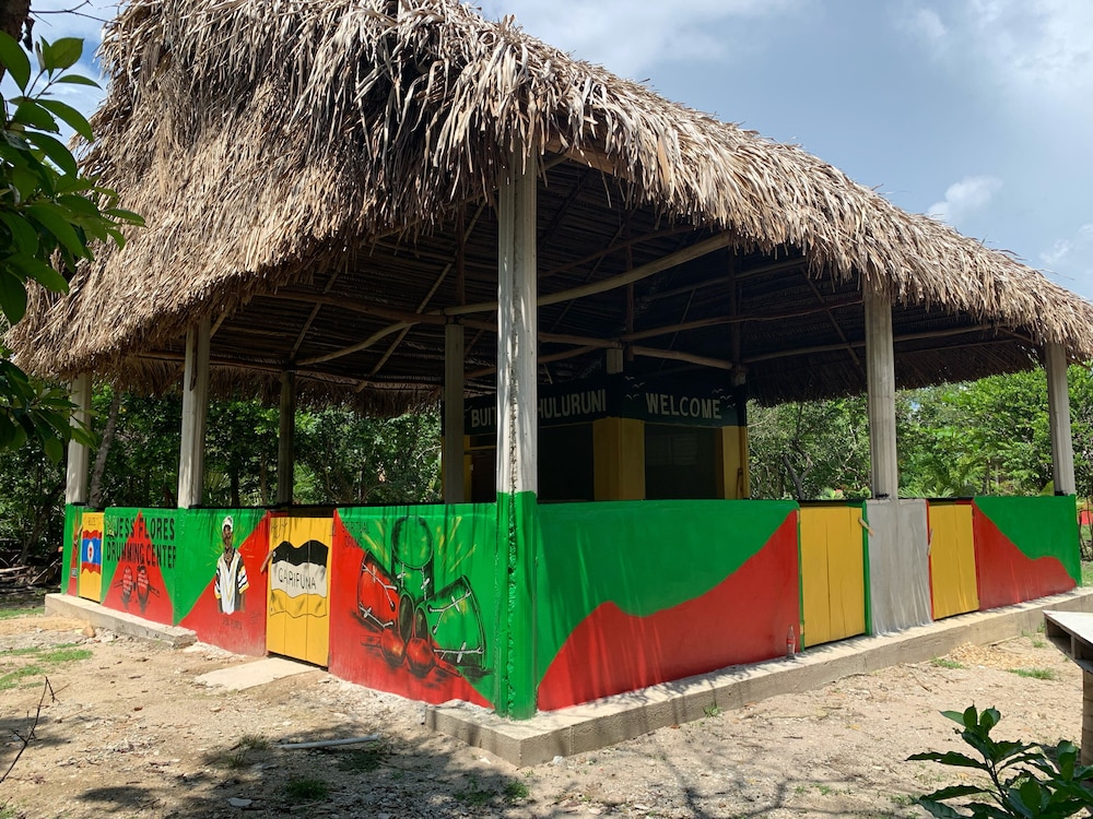 Palmento Grove Eco Cultural & Fishing Lodge