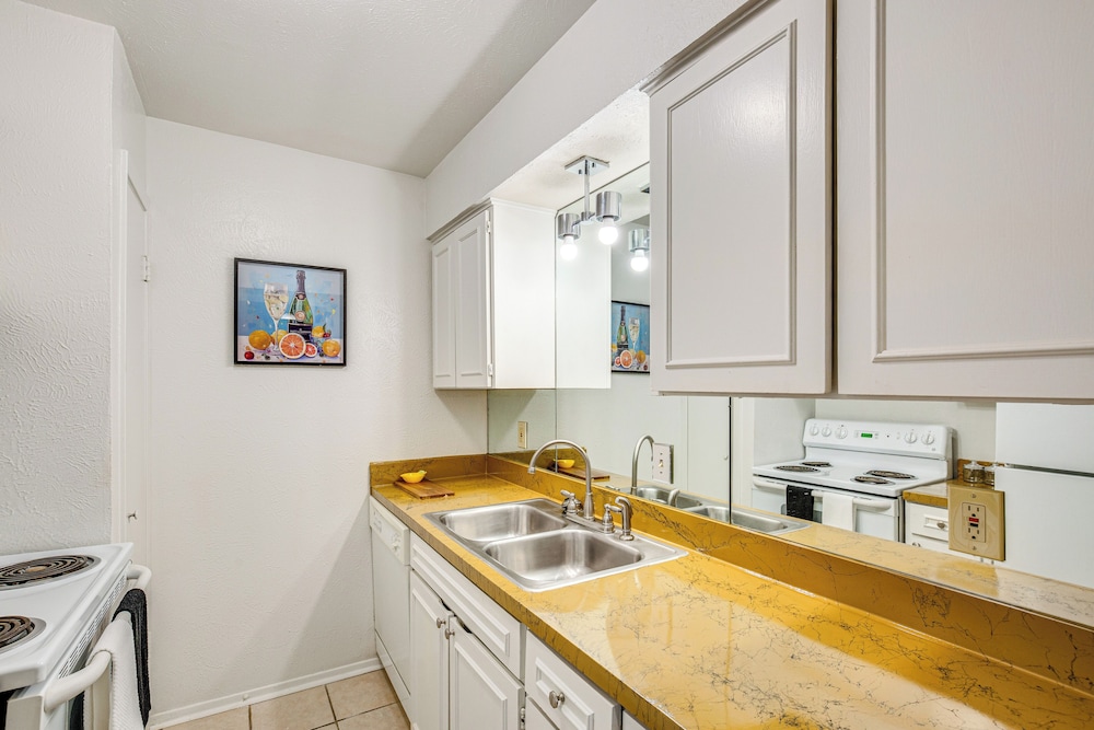 Dallas Condo in Walkable Knox Street District!