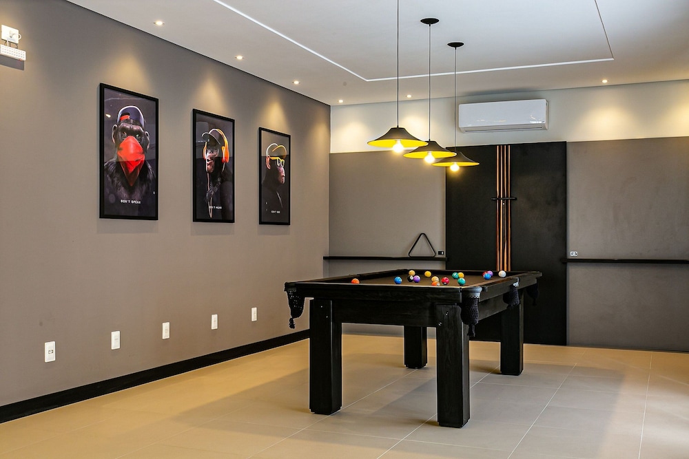Studio c/ piscina no terraço 900m da praia STI102