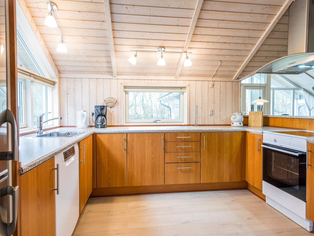 7 Person Holiday Home in Oksbol view 4