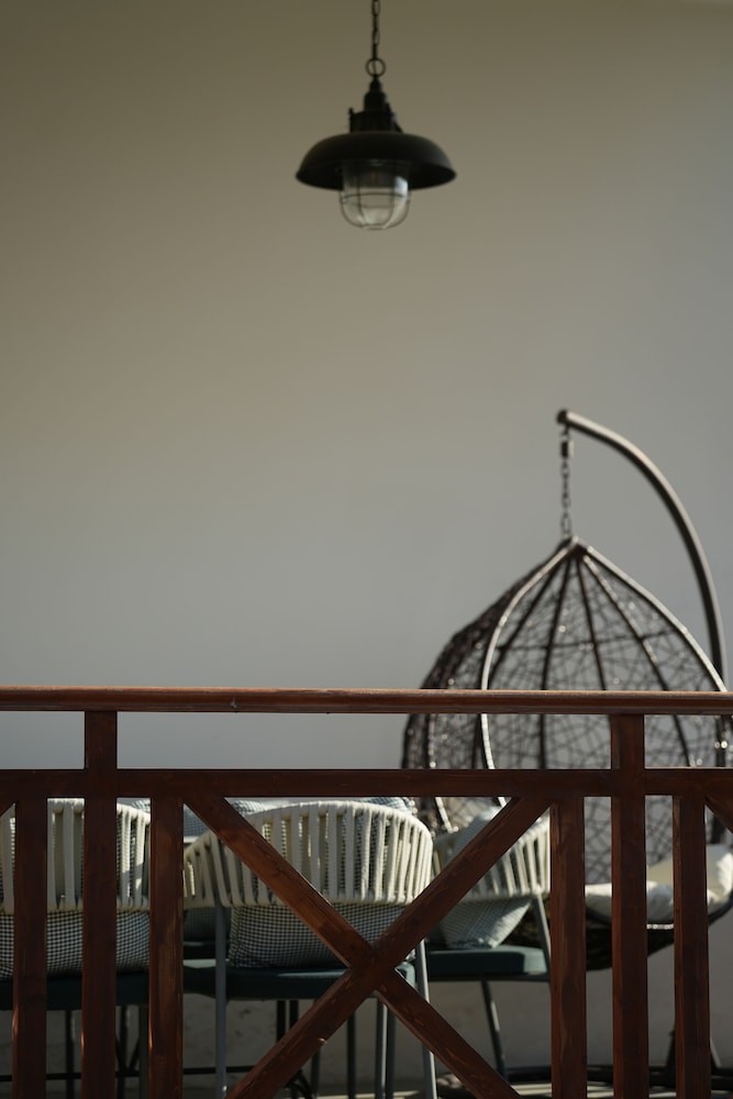 Aparan Guest House