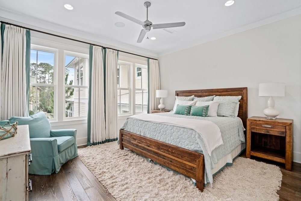 Elegantly Designed 5br/5.5bth + Bunk Nook Home In Lake District Of Watercolor Carriage House 4 Bedroom Home by RedAwning view 4