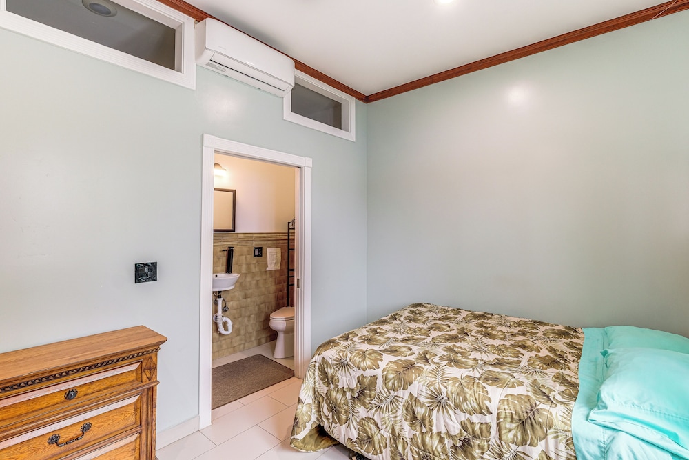 Game Room + Fire Pit: Quiet Family Home in Bonita