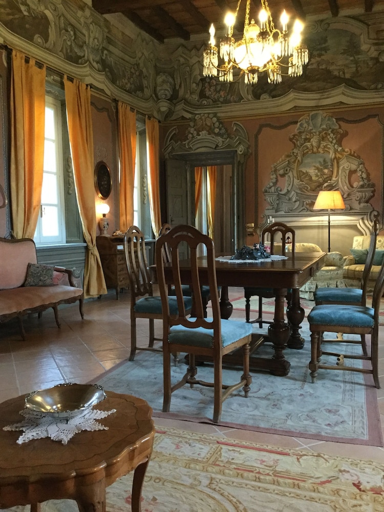 Villa il Palazzo view 2