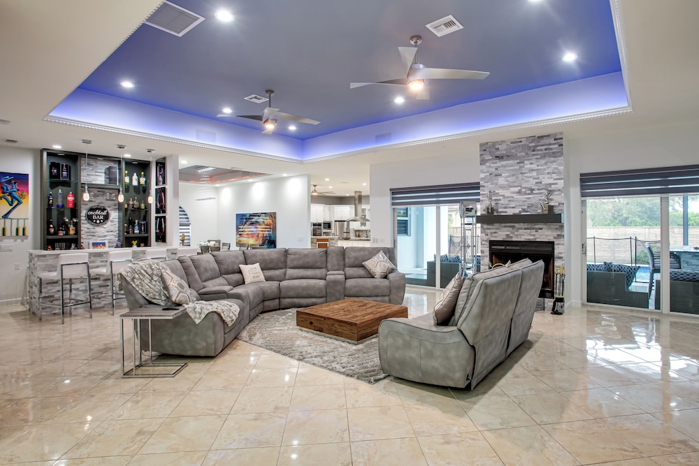 Outdoor Oasis: Family-friendly Cape Coral Home