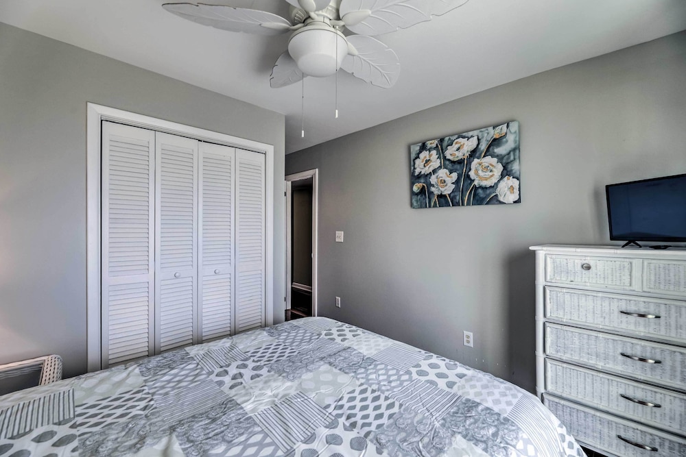 Oceanfront Atlantic Beach Escape w/ Balconies view 5