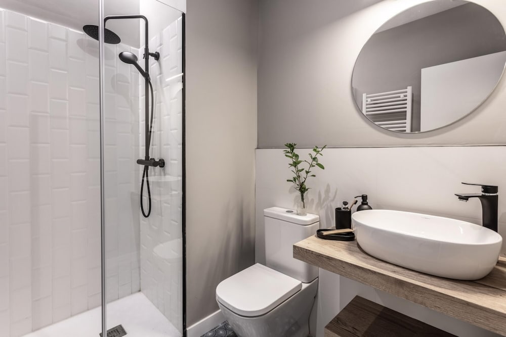 Ainsa - 4 Bedrooms in Malasa a