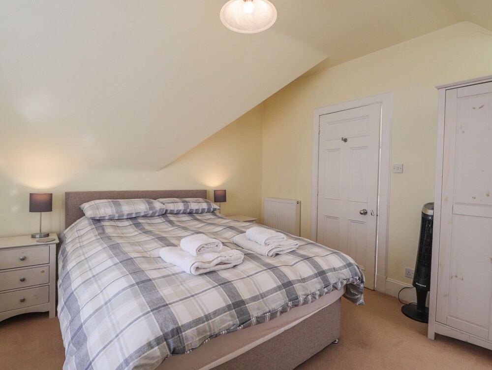 1 Seafield Street