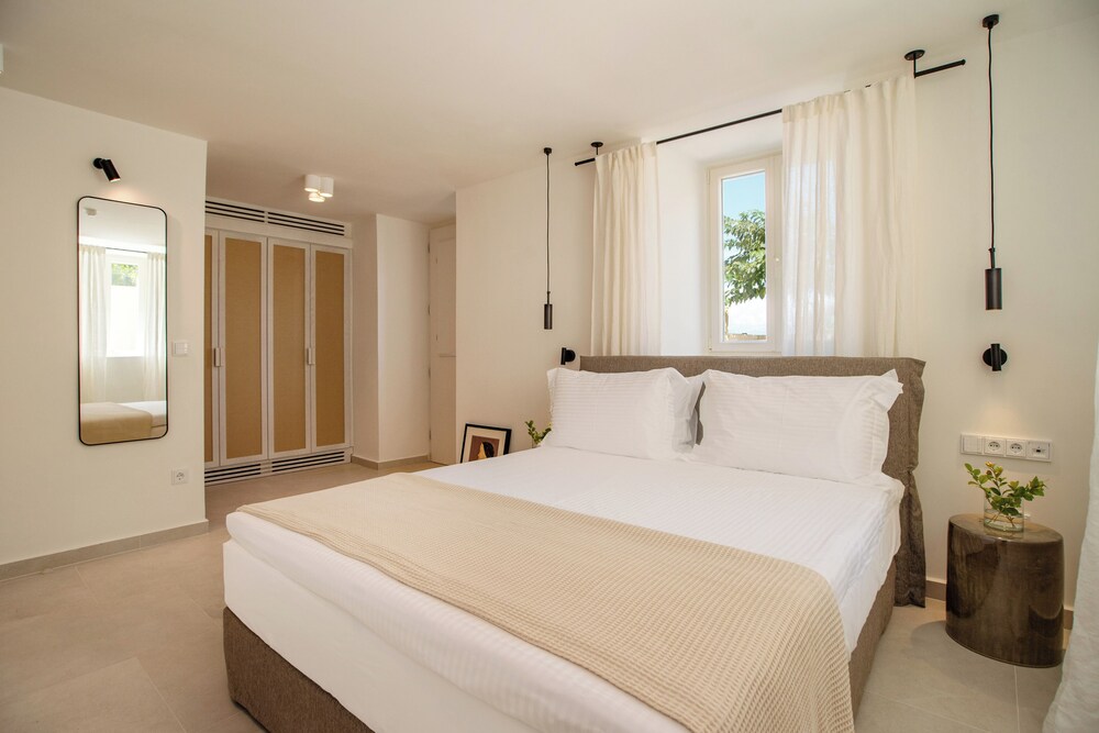 Kukutseli Country Living by White Dream