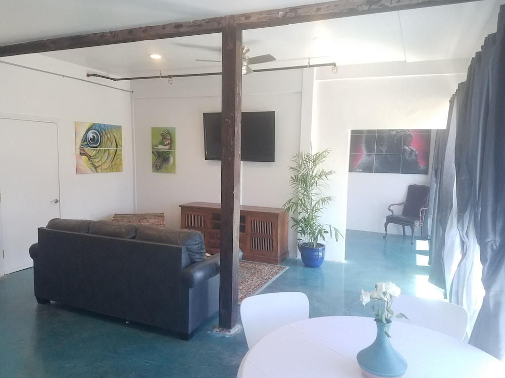 House of Trestles - Hostel