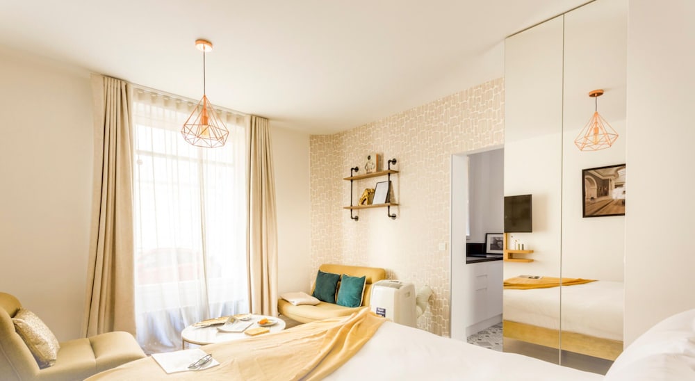 hotel room