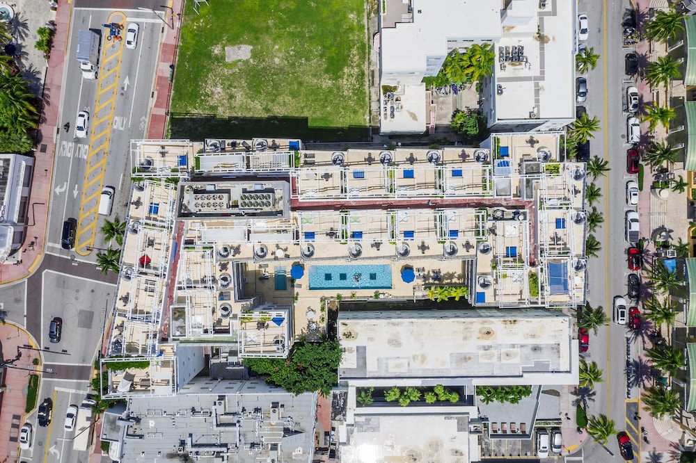 Penthouse De Soleil South Beach - On Ocean Drive Miami Beach Studio Bedroom Condo by RedAwning