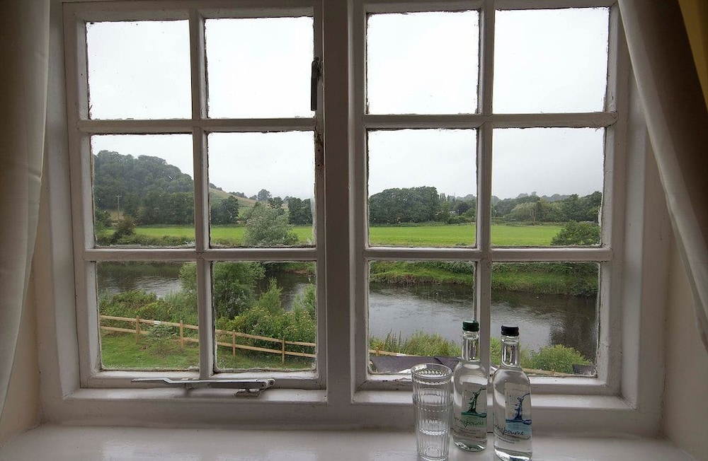 The Chainbridge Inn