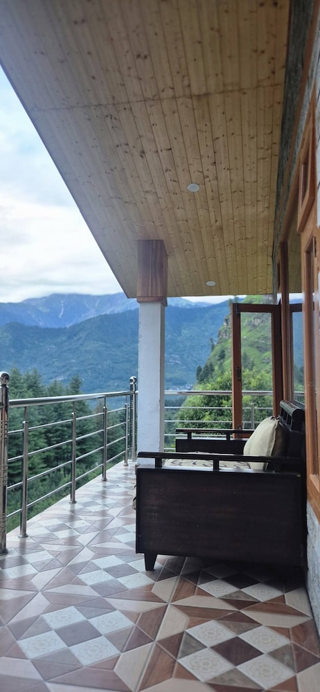 The Orchard Retreat VanVaas