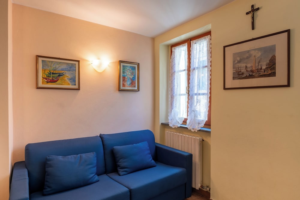 Suite Carla Cozy Apartment in Petrasanta Center