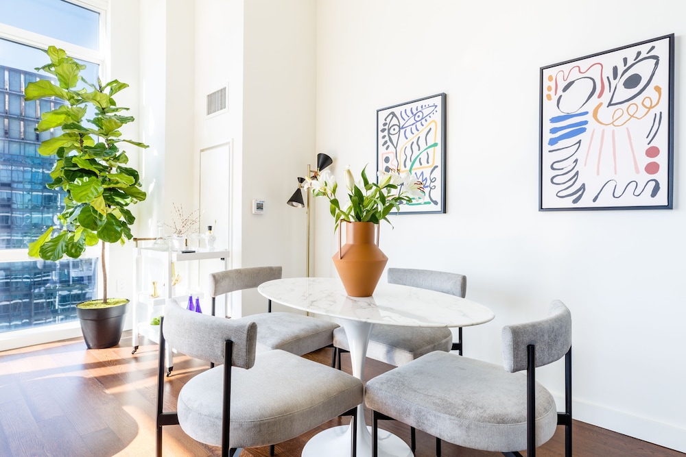 Ny Finest Luxury Apartment