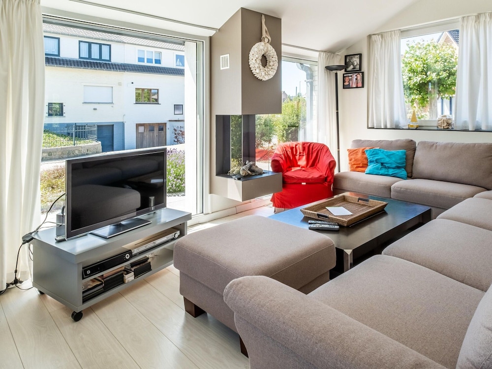 Villa in Koksijde With Sunny Terrace