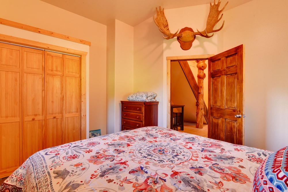 Legacy Mountain Lodge on 40-acre Ranch w/ Views! view 2