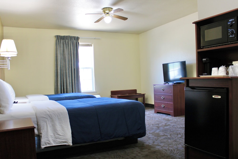 McAlester Vacations - Candlelight Inn  Suites Hwy 69 near McAlester - Property Image 5