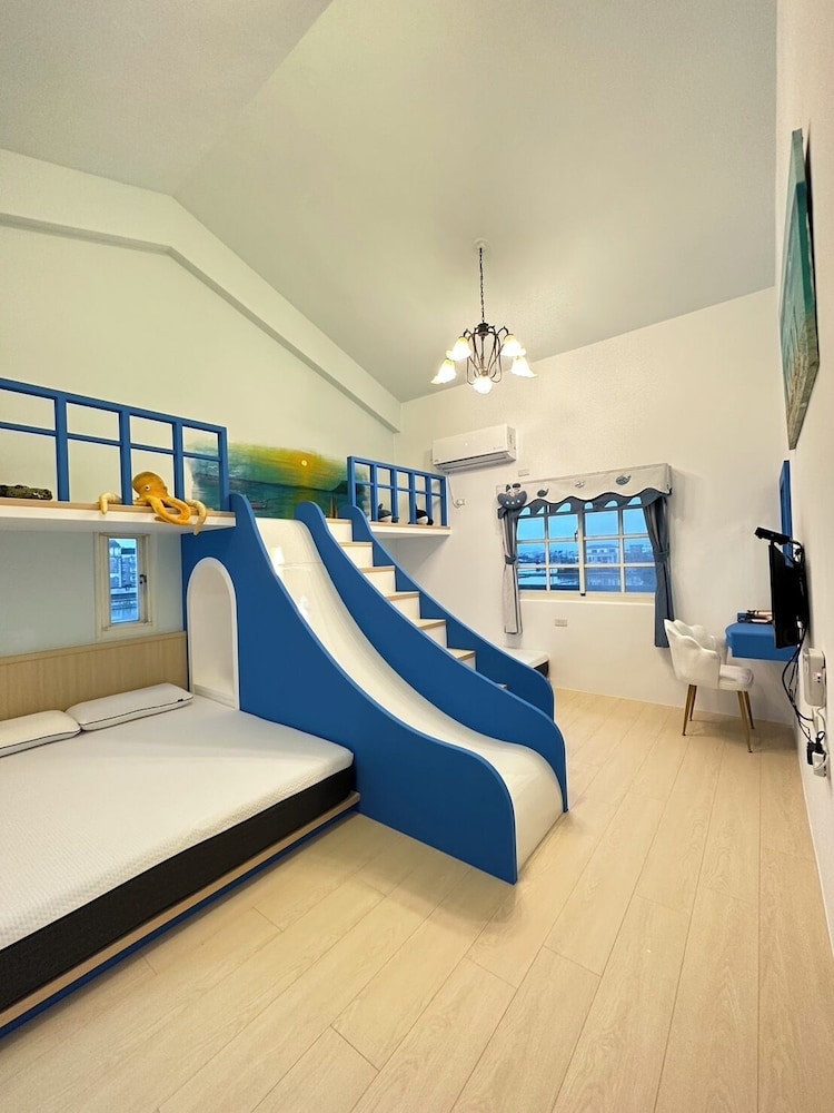 Ians Home view 3