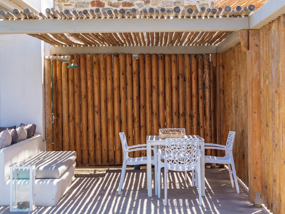 Mykonist Merchia Beach Villas & Suites