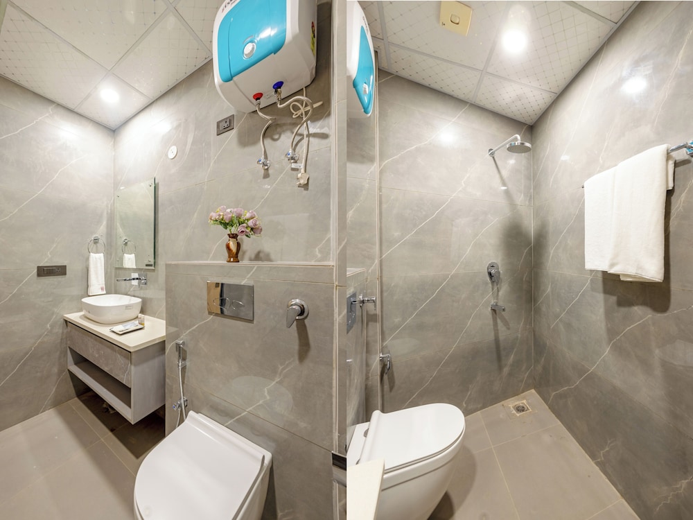 Hotel Zest Near IGI Airport