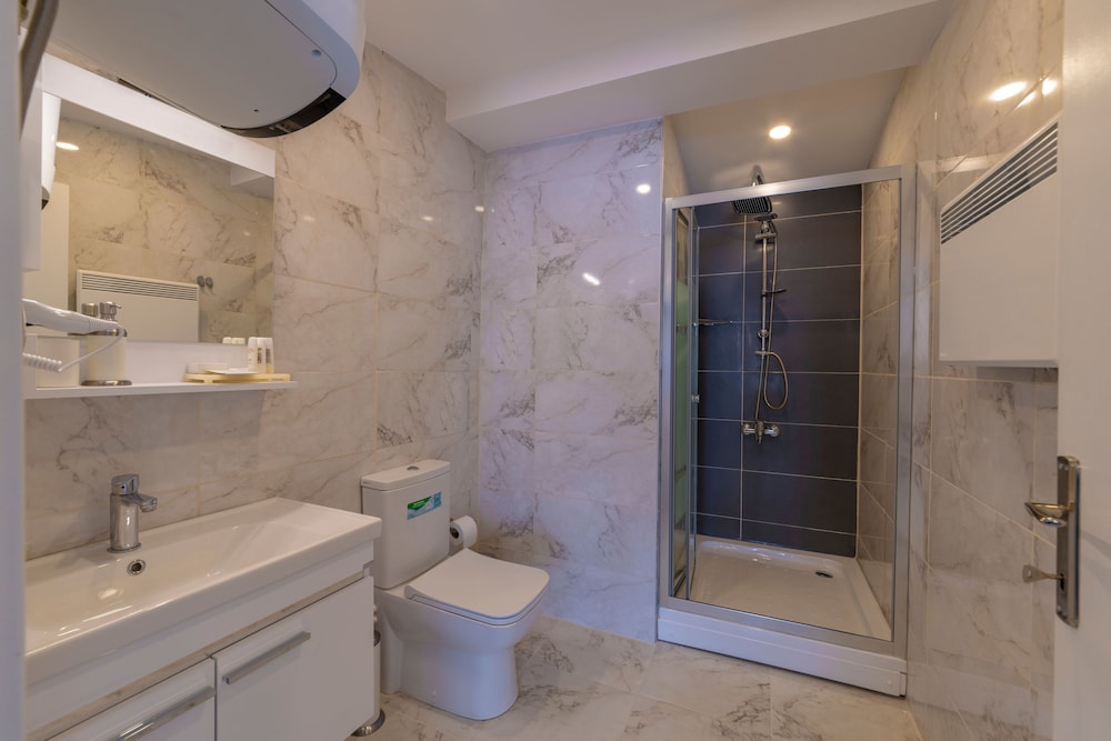 Feri Suites - Image 55