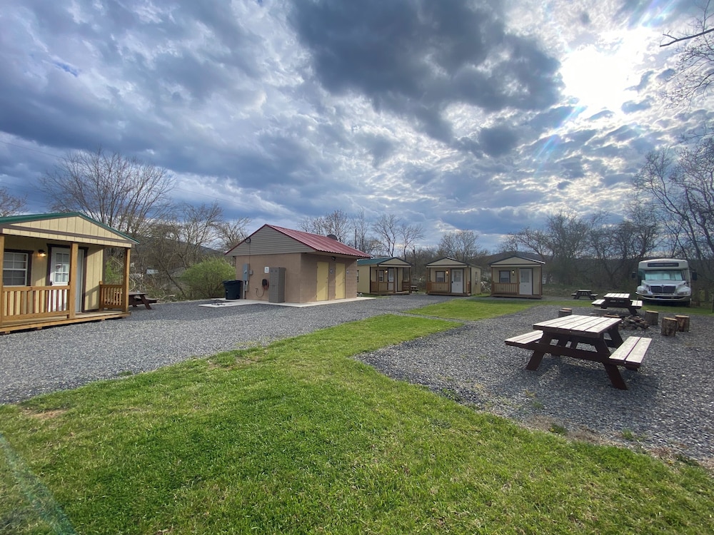 Canal Cabins