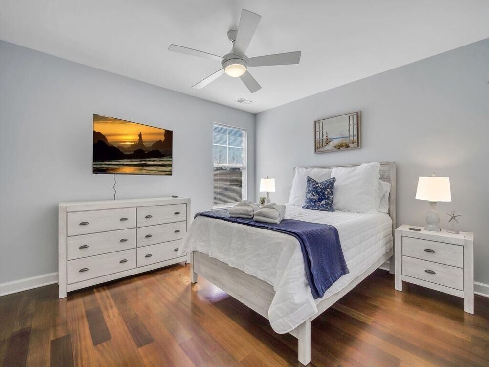 Coastal Quarters in Bluffton - Dog Friendly! Bluffton Park Lowcountry Charmer