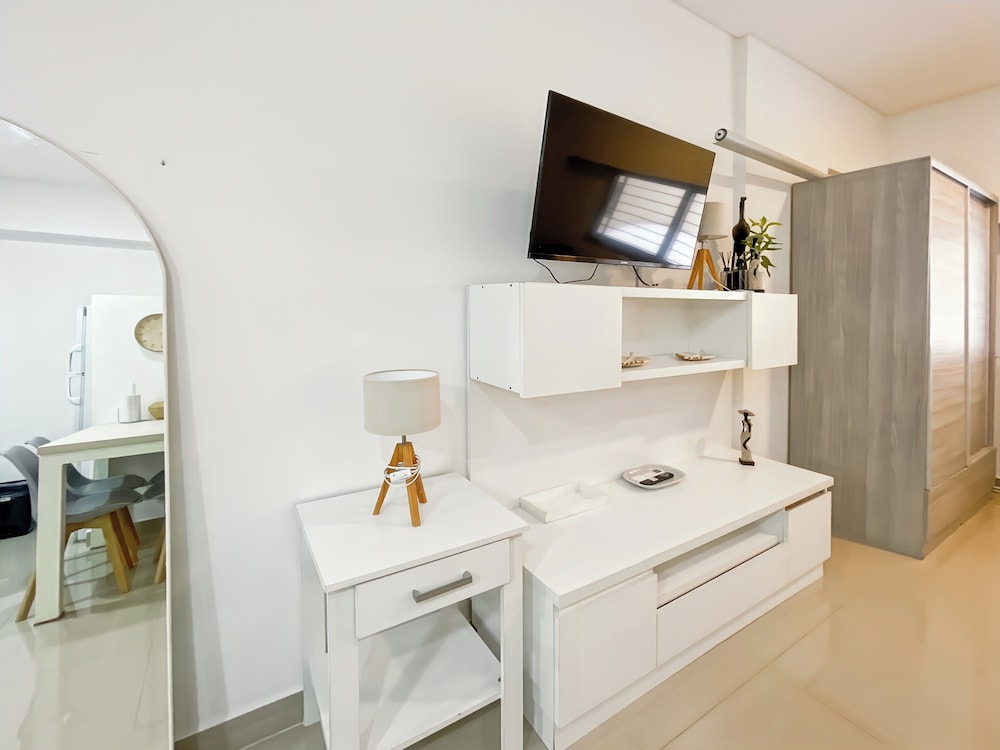 Ayres Suites Moreno