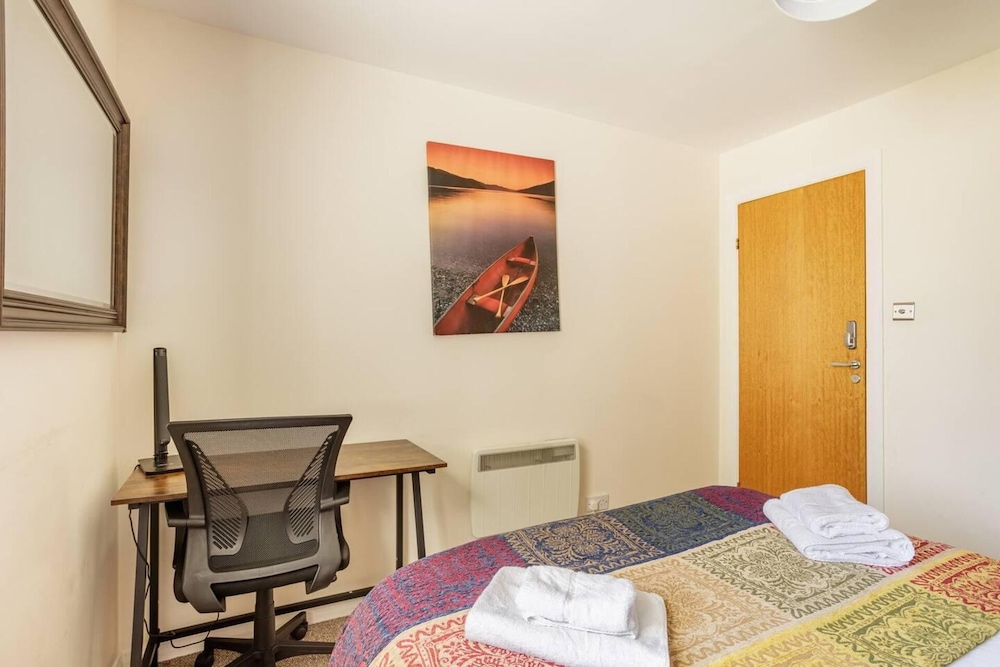 Summit Stylish Headland Court Apartment 2 Bedroom view 3
