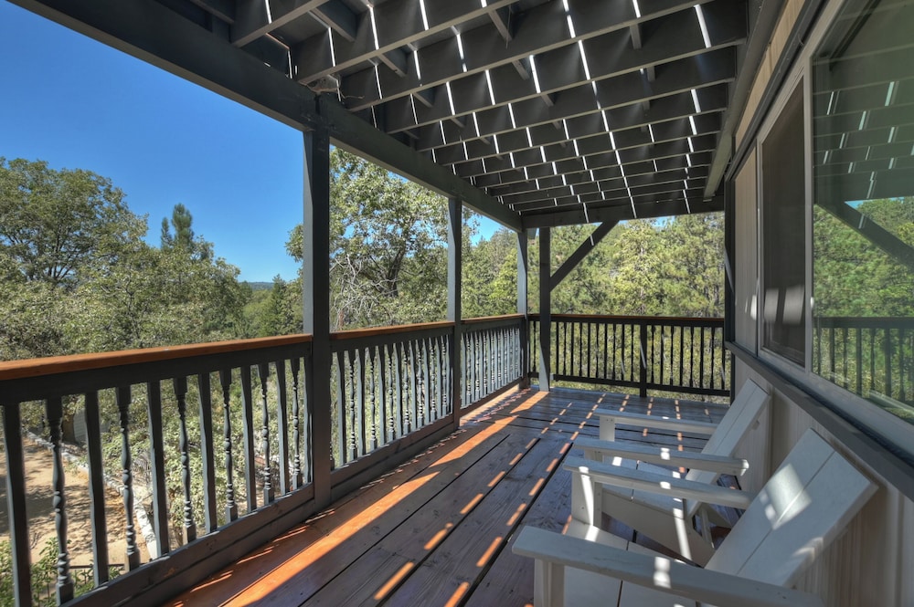 Casa Del Lago Spacious 4 Story Gated Home