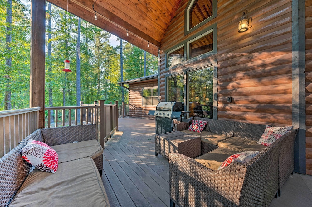 Creekside Broken Bow Cabin w/ Hot Tub & Fire Pit! view 3