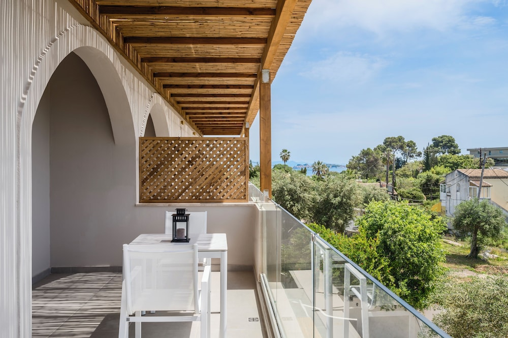 Hotel Loadstar Rooms & Suites - Image 1