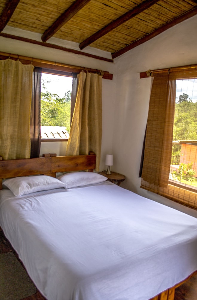 Monte Verde Cabañas & Camping