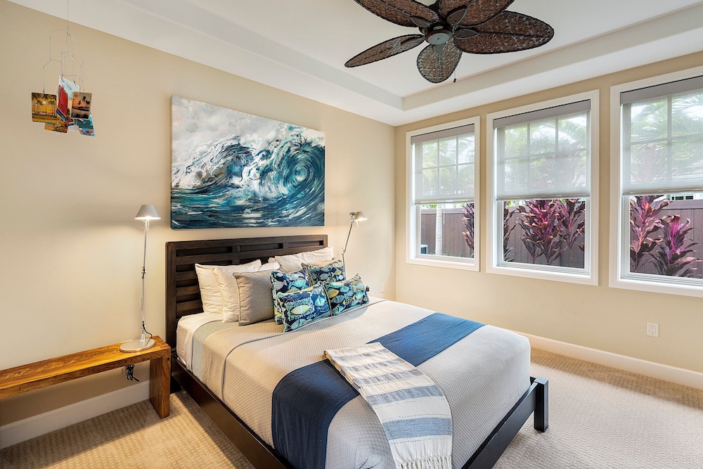 Unbelievable Ocean Front View w Pool - AC - Outdoor Seating!- Vrkcv