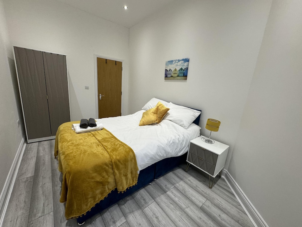 Gorgeous Spacious Apartment With Sea View view 2
