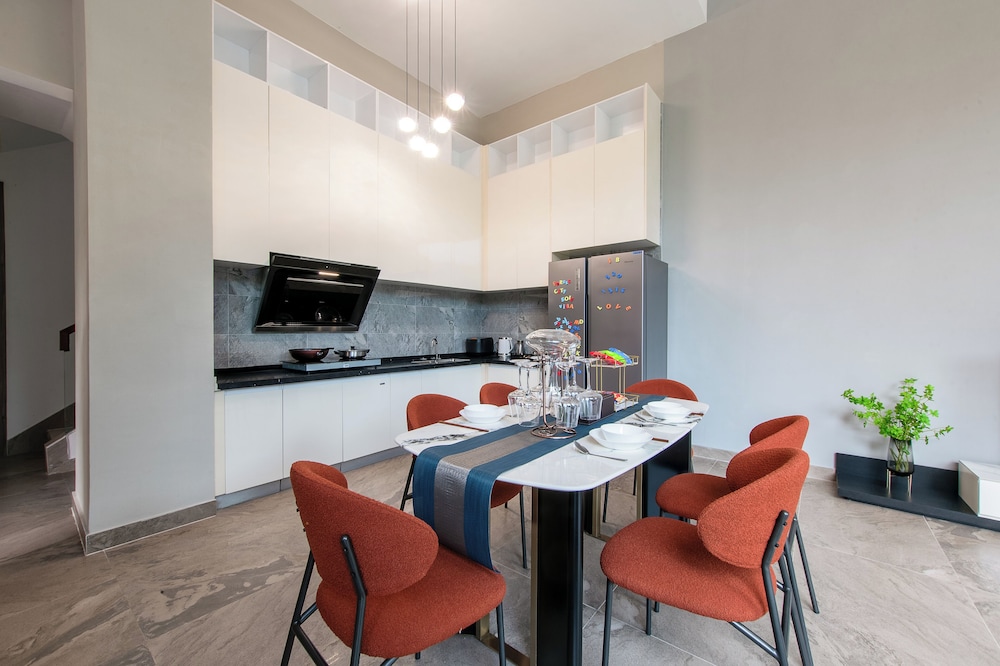 Forest City Golf Villa by A & Home Party