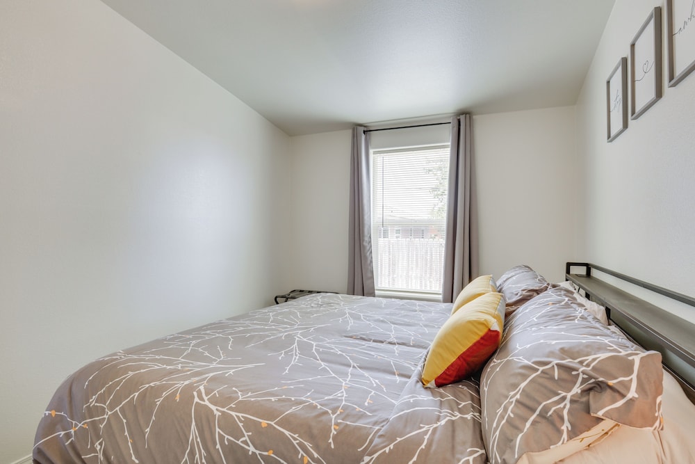 1 Mi to Main Street: Cozy Retreat in Portales