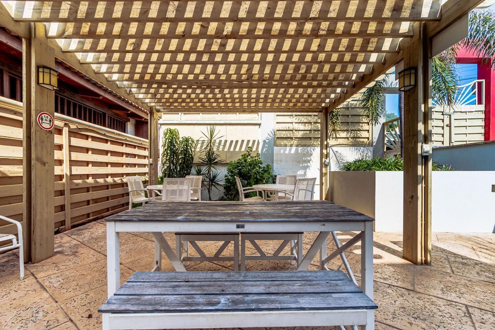 Quiet Cozy Central Close to the Beach Pool