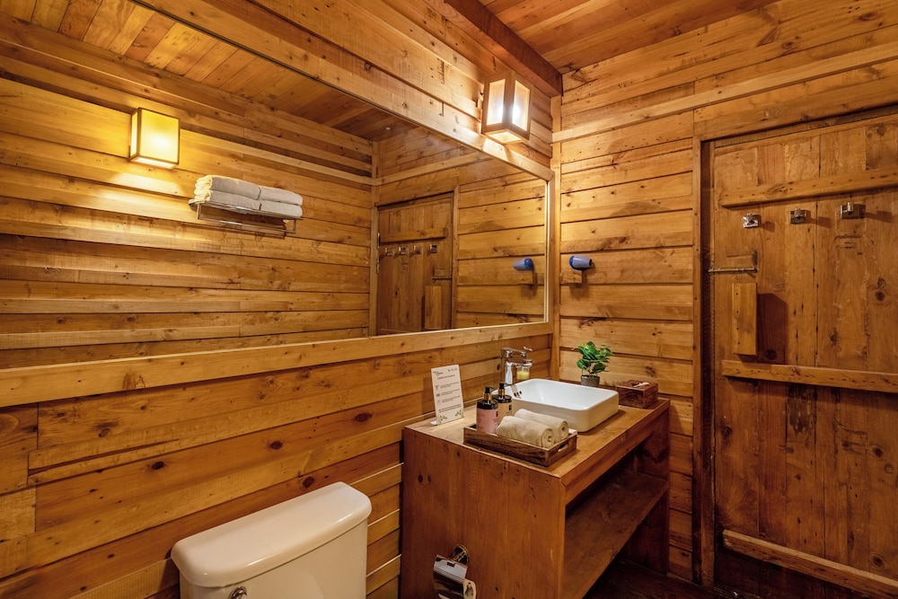 Alaya Stays Suro Woodcrest Chalet