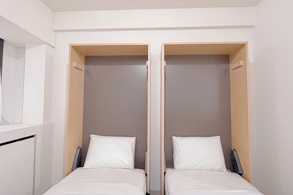 White Style Studio (No Kitchen) Apartment Bandaraya - Tallasa City Makassar